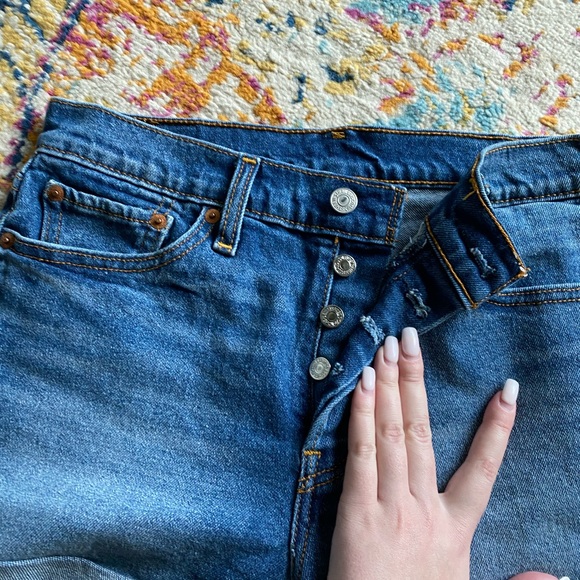 Levi Jean shorts - Picture 2 of 4